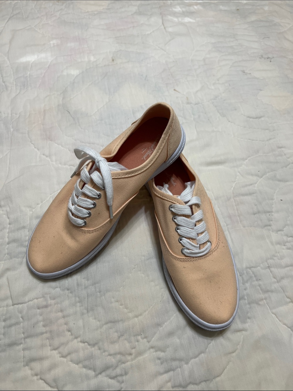 Universal Thread Peach Canvas Lace-Up Sneakers with White Soles